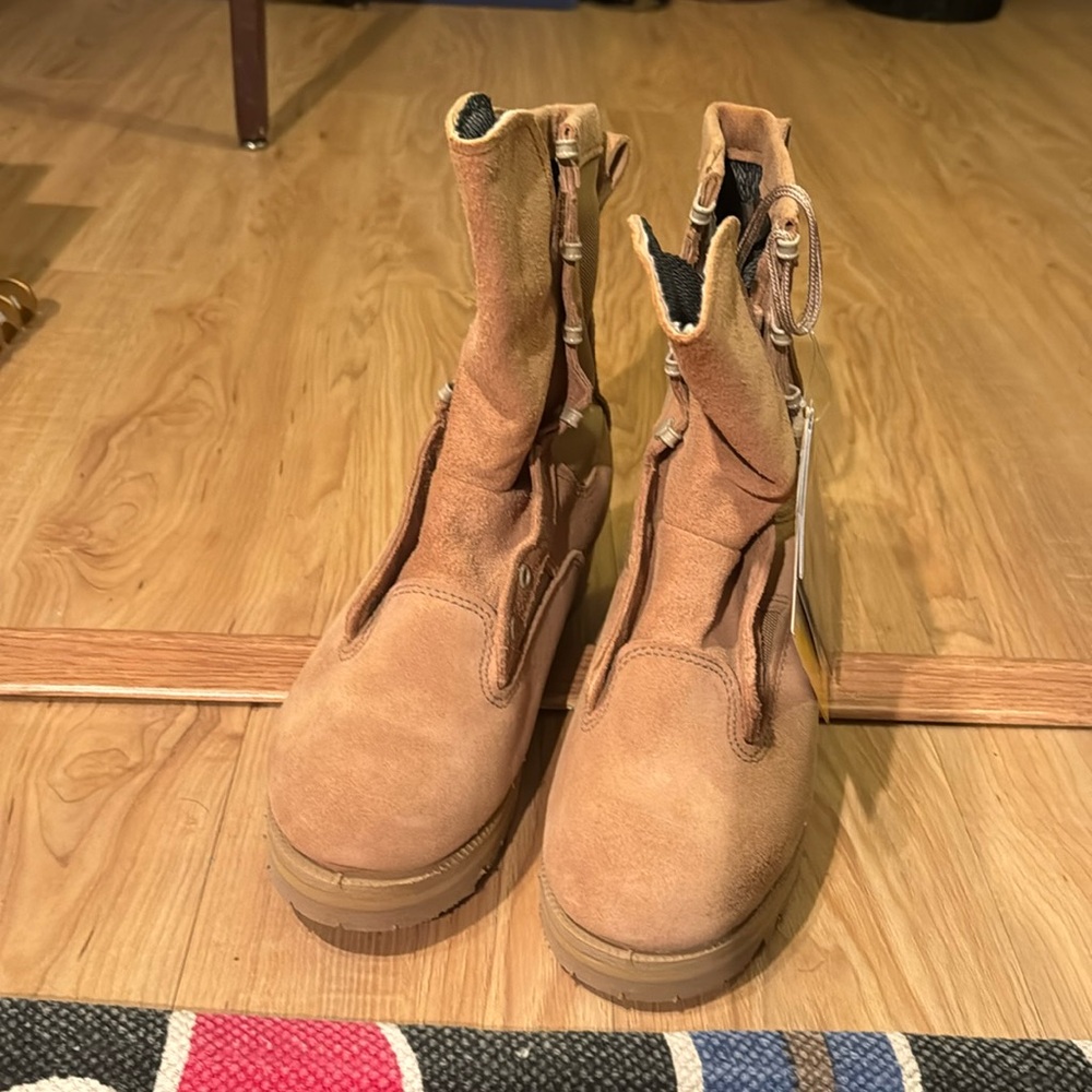 NWT BELLEVILLE COMBAT BOOT TAN SIZE 7.5W GORETEX VIBRAM MILITARY